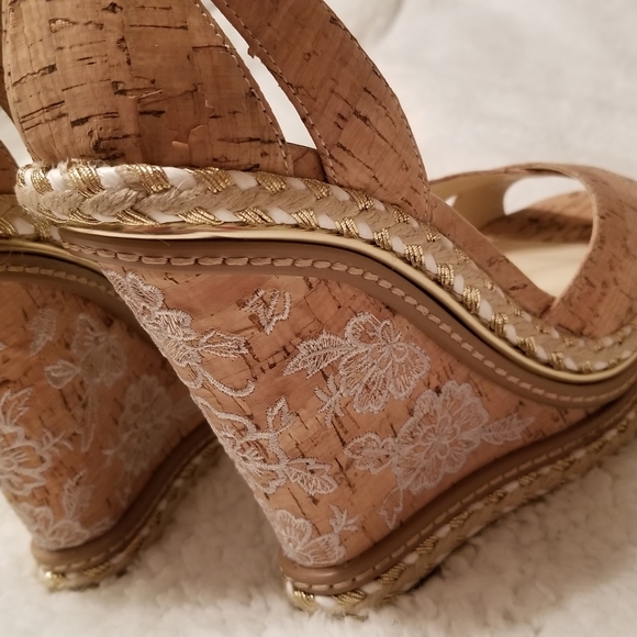 Sandals - Picture 2 of 4